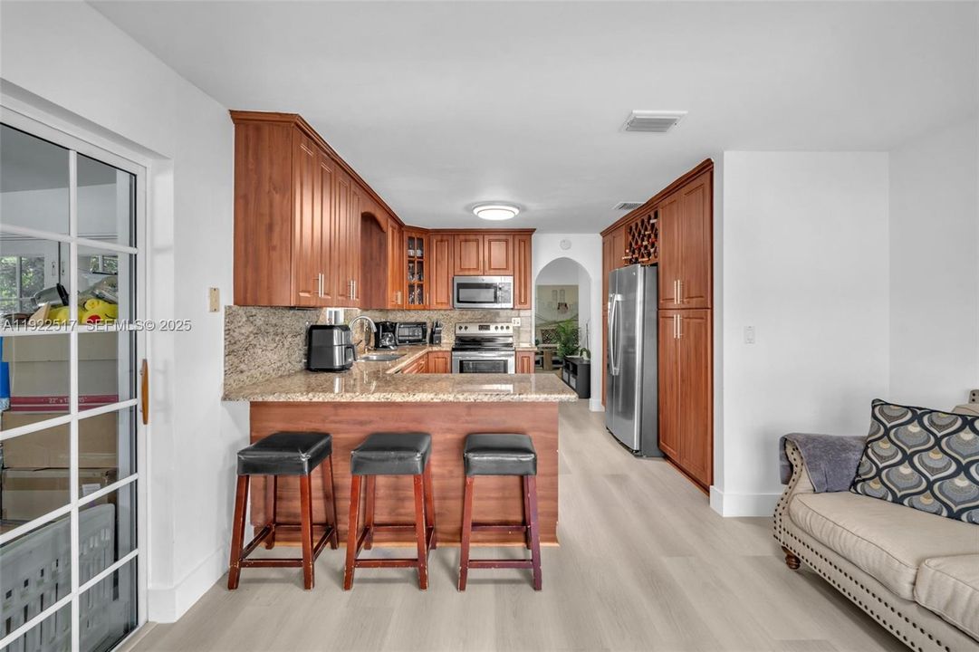 For Sale: $764,500 (4 beds, 2 baths, 1927 Square Feet)
