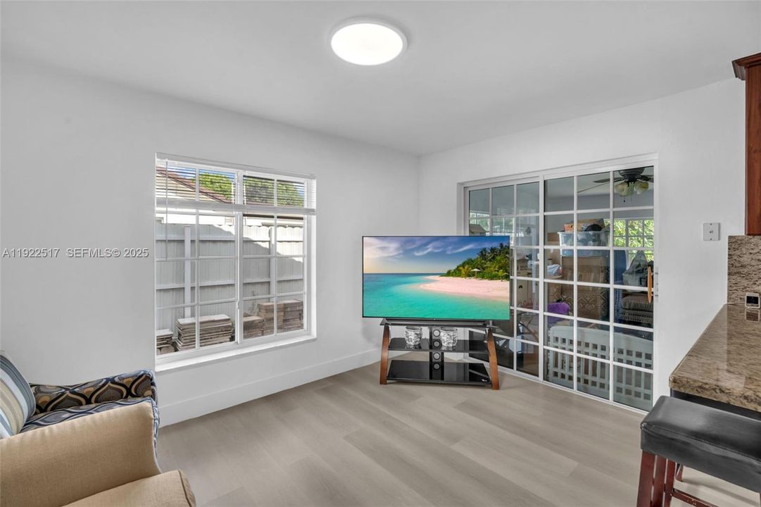 For Sale: $764,500 (4 beds, 2 baths, 1927 Square Feet)