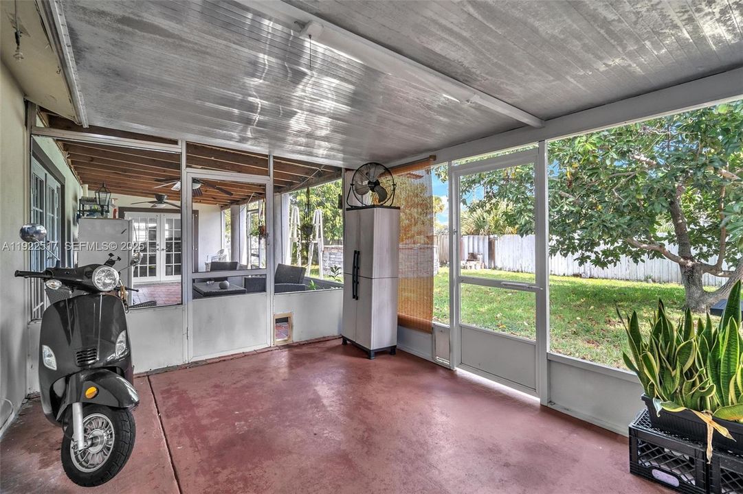 For Sale: $764,500 (4 beds, 2 baths, 1927 Square Feet)