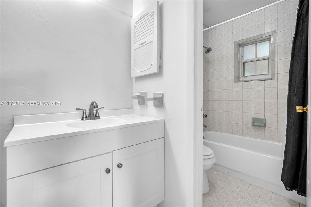 For Sale: $764,500 (4 beds, 2 baths, 1927 Square Feet)