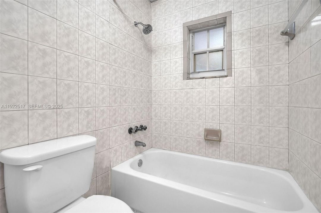 For Sale: $764,500 (4 beds, 2 baths, 1927 Square Feet)