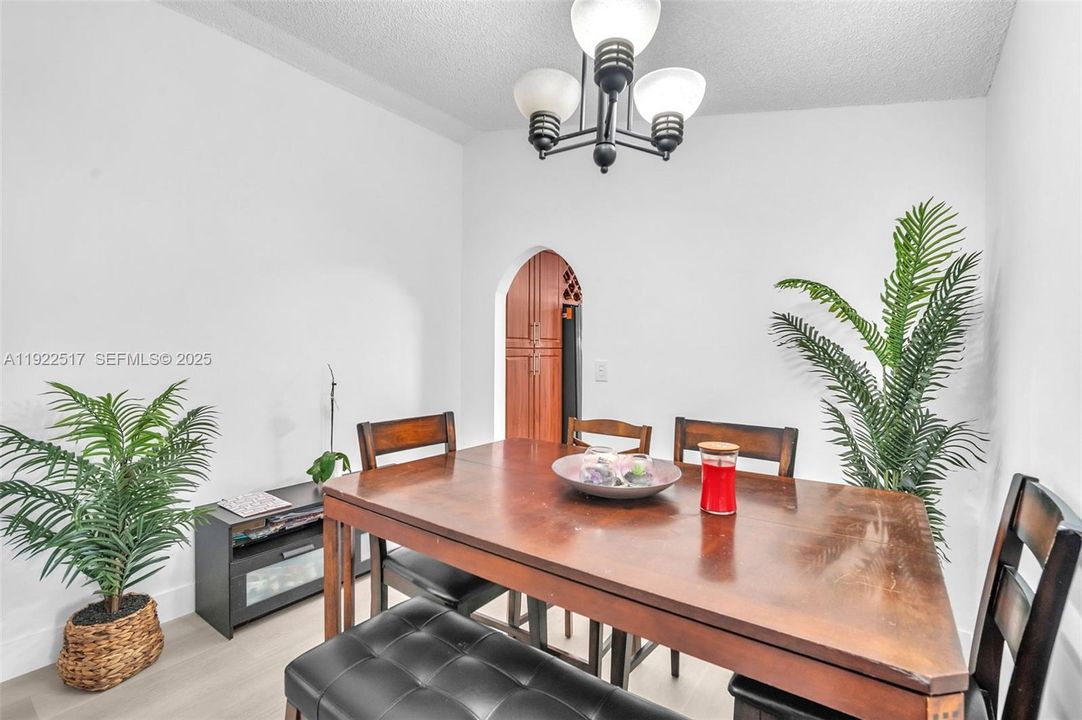 For Sale: $764,500 (4 beds, 2 baths, 1927 Square Feet)