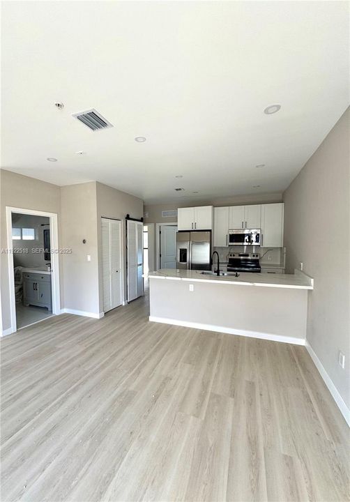 En Renta: $3,050 (3 camas, 2 baños, 4015 Pies cuadrados)