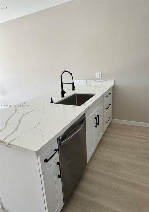 En Renta: $3,050 (3 camas, 2 baños, 4015 Pies cuadrados)