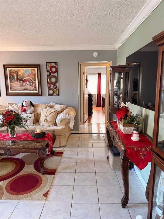 For Sale: $179,000 (2 beds, 2 baths, 922 Square Feet)