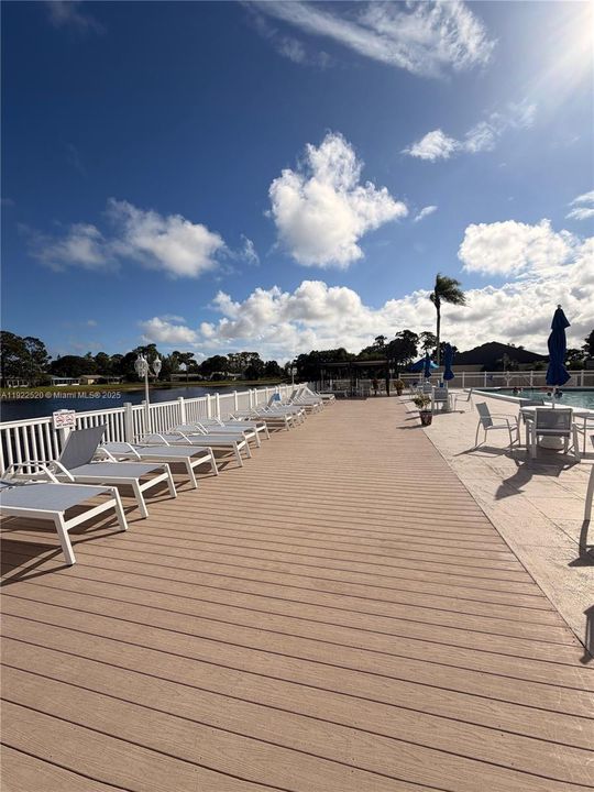 For Sale: $179,000 (2 beds, 2 baths, 922 Square Feet)