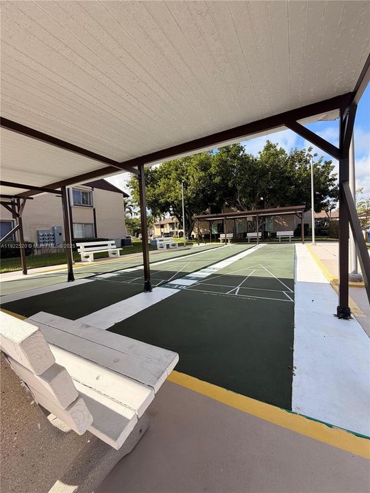 For Sale: $179,000 (2 beds, 2 baths, 922 Square Feet)