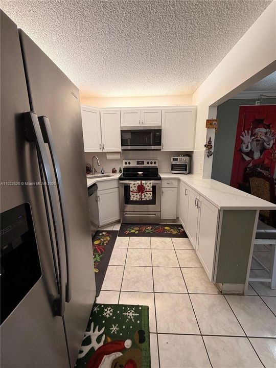 For Sale: $179,000 (2 beds, 2 baths, 922 Square Feet)