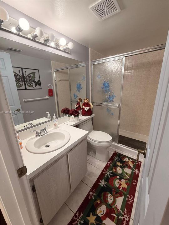 For Sale: $179,000 (2 beds, 2 baths, 922 Square Feet)