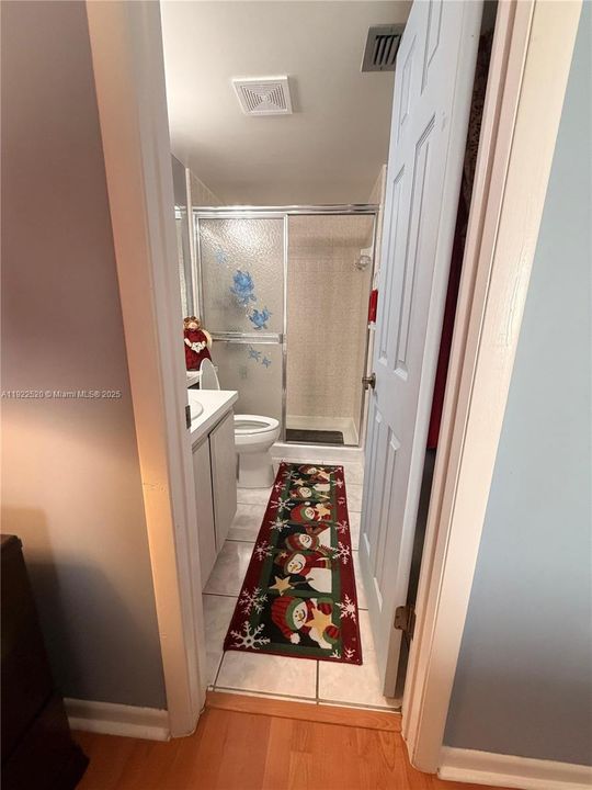 For Sale: $179,000 (2 beds, 2 baths, 922 Square Feet)