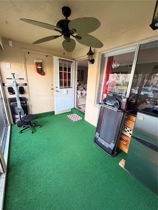 For Sale: $179,000 (2 beds, 2 baths, 922 Square Feet)