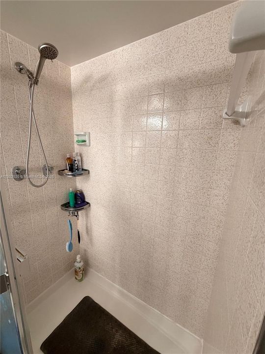 For Sale: $179,000 (2 beds, 2 baths, 922 Square Feet)