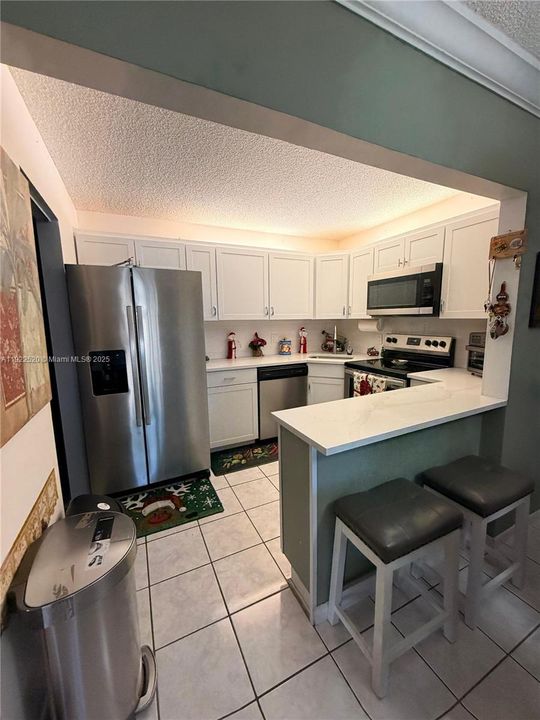 For Sale: $179,000 (2 beds, 2 baths, 922 Square Feet)