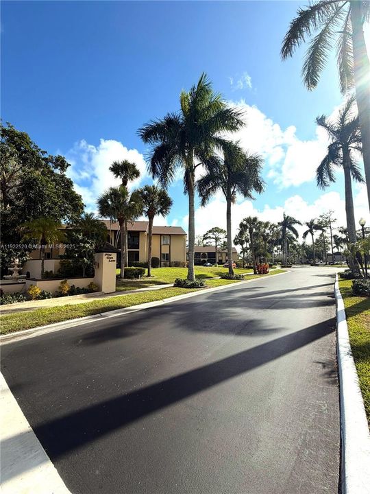 For Sale: $179,000 (2 beds, 2 baths, 922 Square Feet)