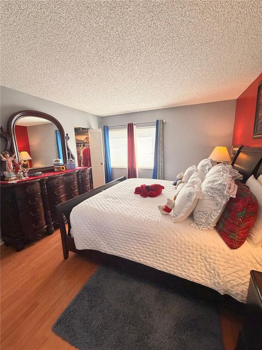 For Sale: $179,000 (2 beds, 2 baths, 922 Square Feet)