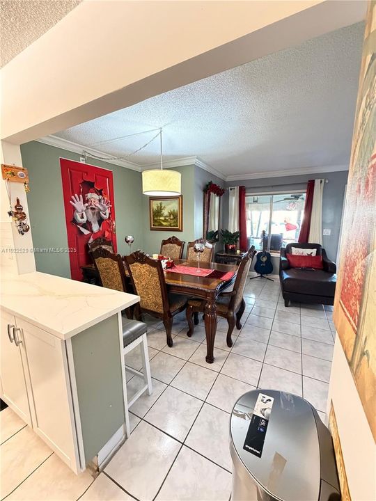 For Sale: $179,000 (2 beds, 2 baths, 922 Square Feet)