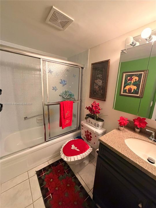 For Sale: $179,000 (2 beds, 2 baths, 922 Square Feet)