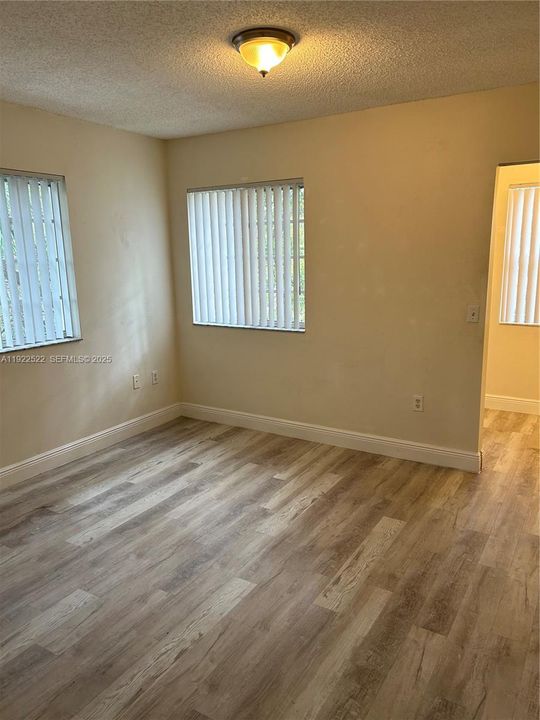 出租: $2,300 (2 贝兹, 2 浴室, 1080 平方英尺)