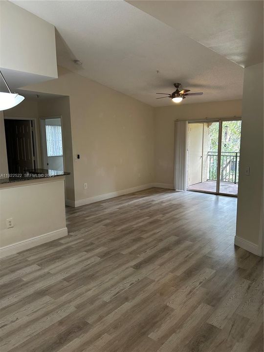 出租: $2,300 (2 贝兹, 2 浴室, 1080 平方英尺)