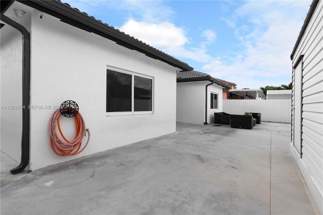 For Sale: $630,000 (3 beds, 2 baths, 1538 Square Feet)