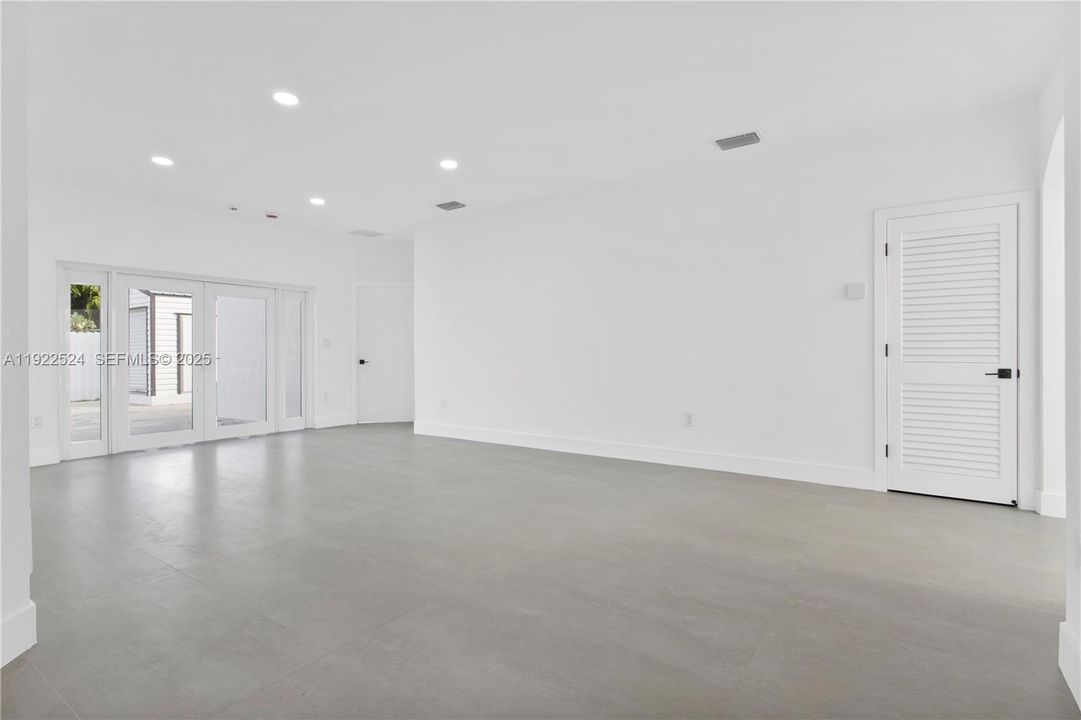 For Sale: $630,000 (3 beds, 2 baths, 1538 Square Feet)