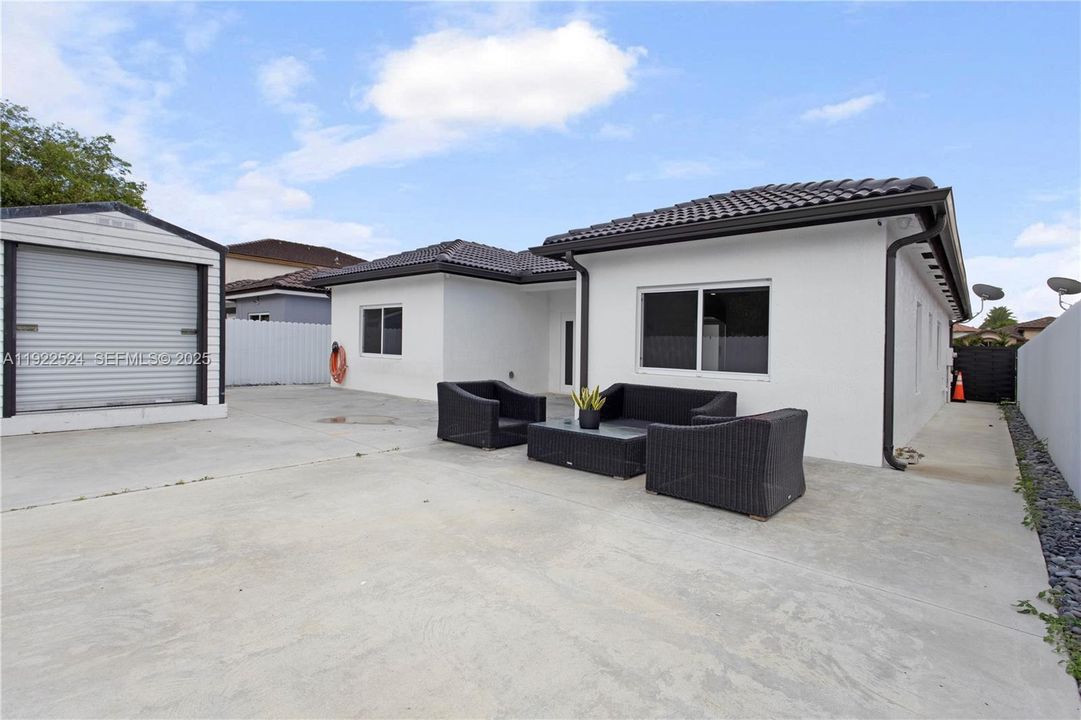 For Sale: $630,000 (3 beds, 2 baths, 1538 Square Feet)