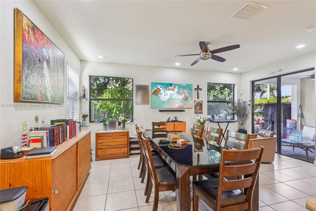 For Sale: $450,000 (5 beds, 3 baths, 1868 Square Feet)