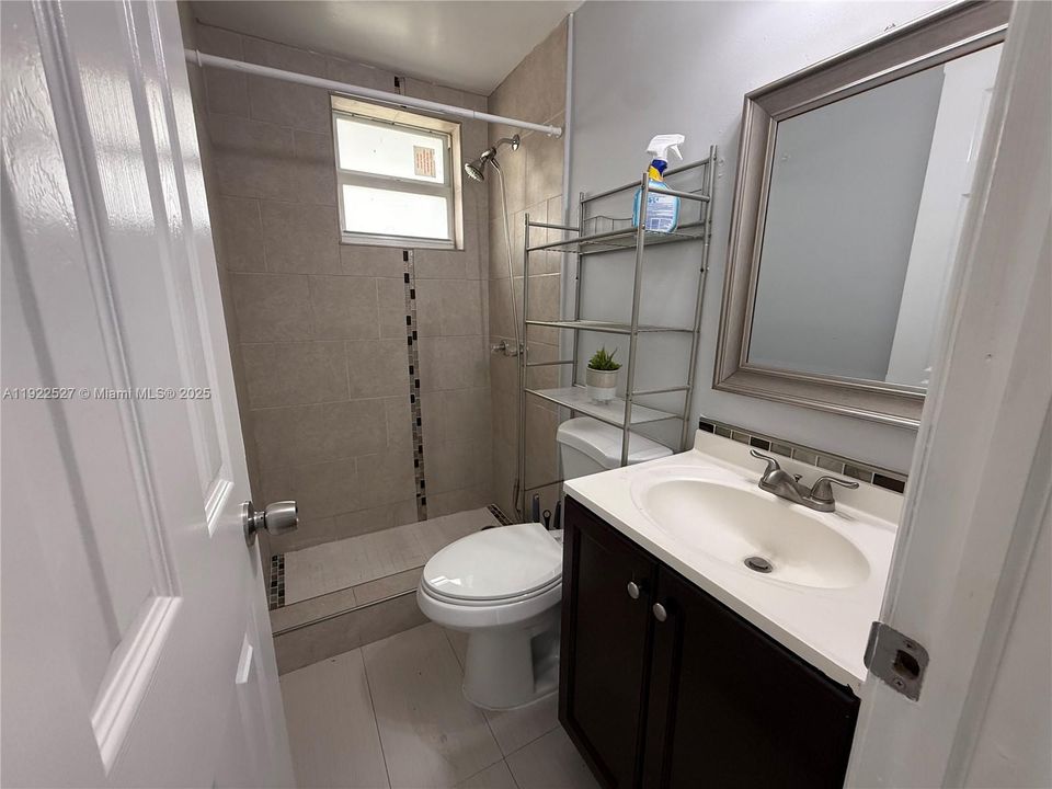 Activo con contrato: $3,000 (2 camas, 2 baños, 1203 Pies cuadrados)