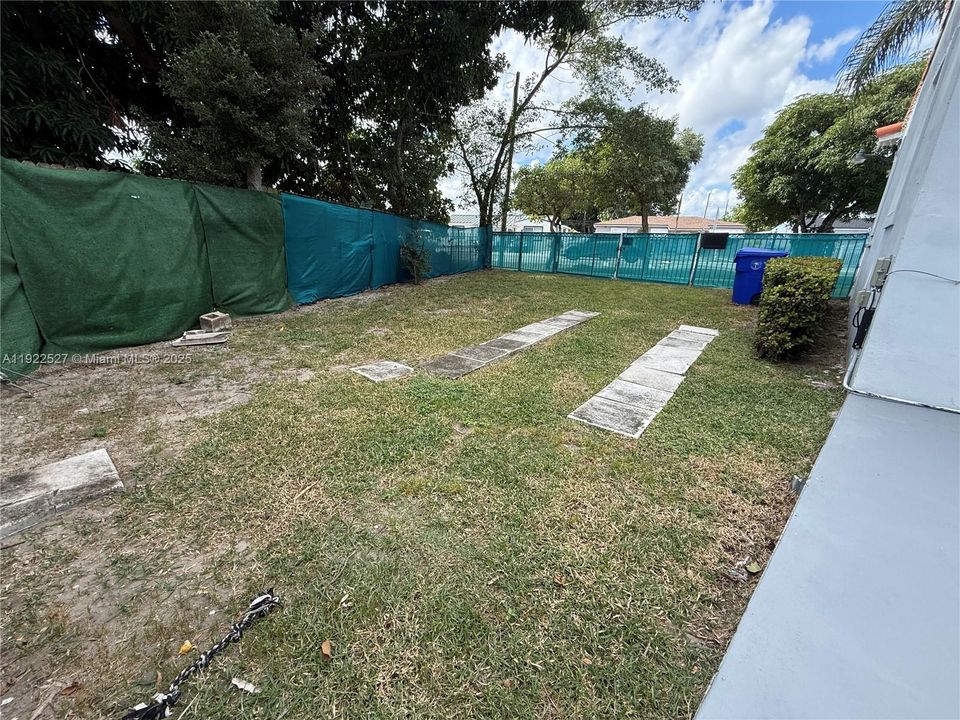 Activo con contrato: $3,000 (2 camas, 2 baños, 1203 Pies cuadrados)