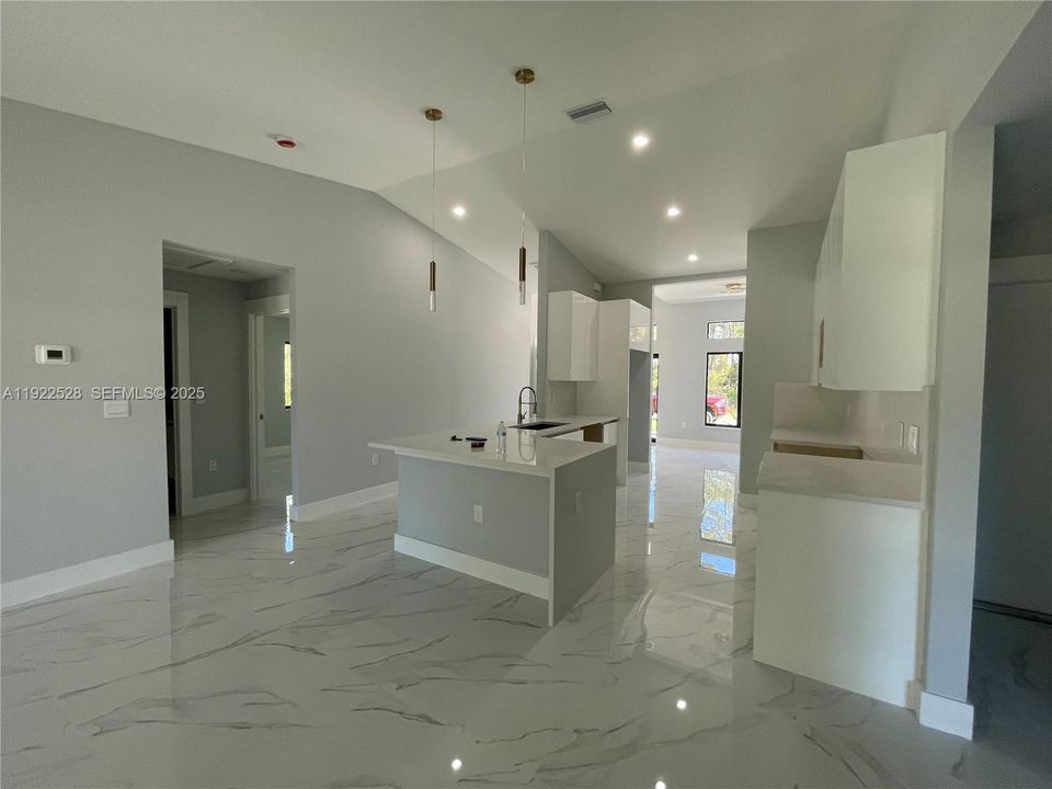 For Sale: $365,000 (4 beds, 2 baths, 1650 Square Feet)