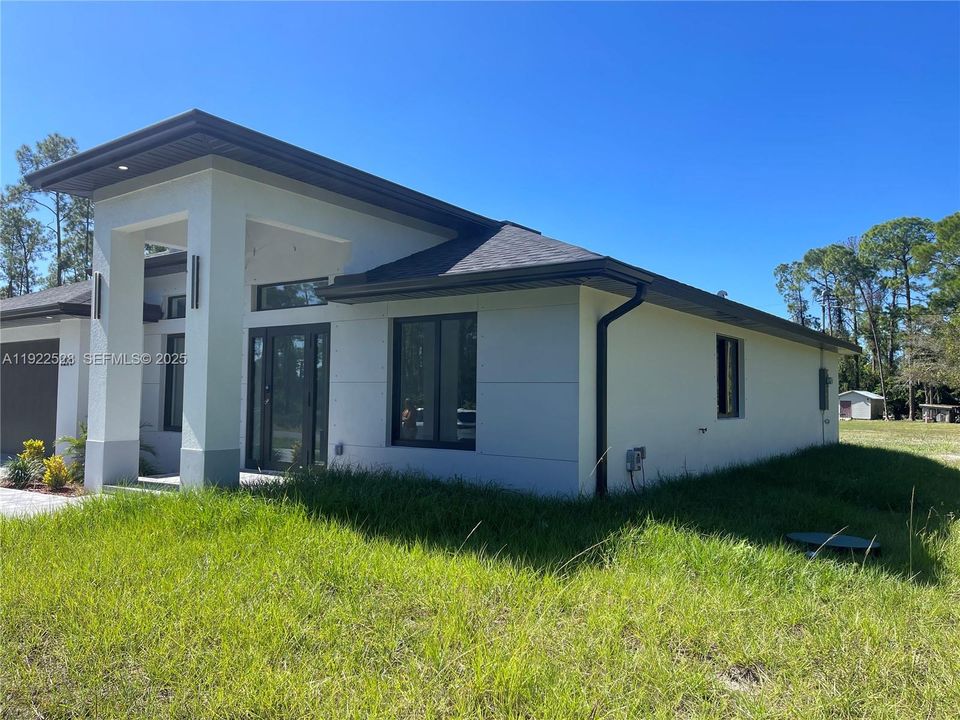 For Sale: $365,000 (4 beds, 2 baths, 1650 Square Feet)