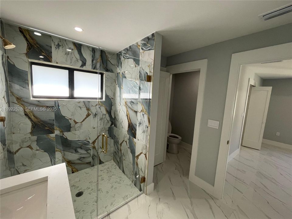 For Sale: $365,000 (4 beds, 2 baths, 1650 Square Feet)