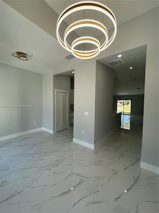 For Sale: $365,000 (4 beds, 2 baths, 1650 Square Feet)