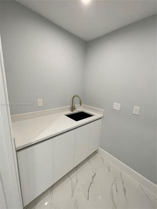 For Sale: $365,000 (4 beds, 2 baths, 1650 Square Feet)