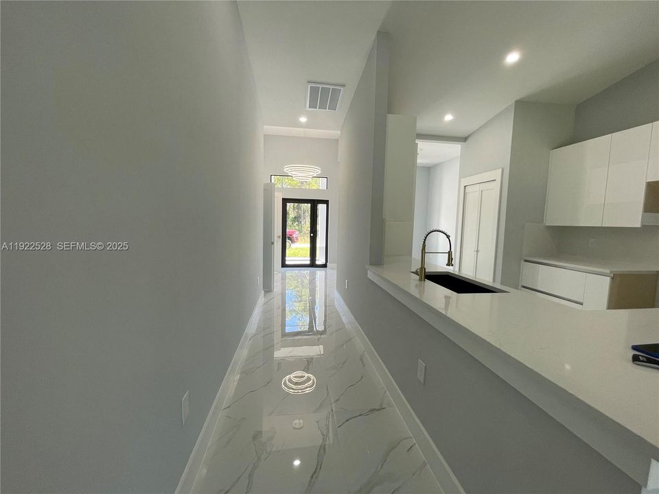 For Sale: $365,000 (4 beds, 2 baths, 1650 Square Feet)