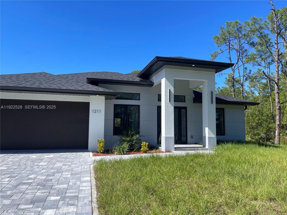 For Sale: $365,000 (4 beds, 2 baths, 1650 Square Feet)