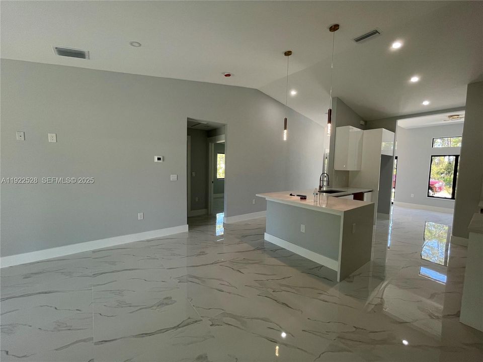 For Sale: $365,000 (4 beds, 2 baths, 1650 Square Feet)