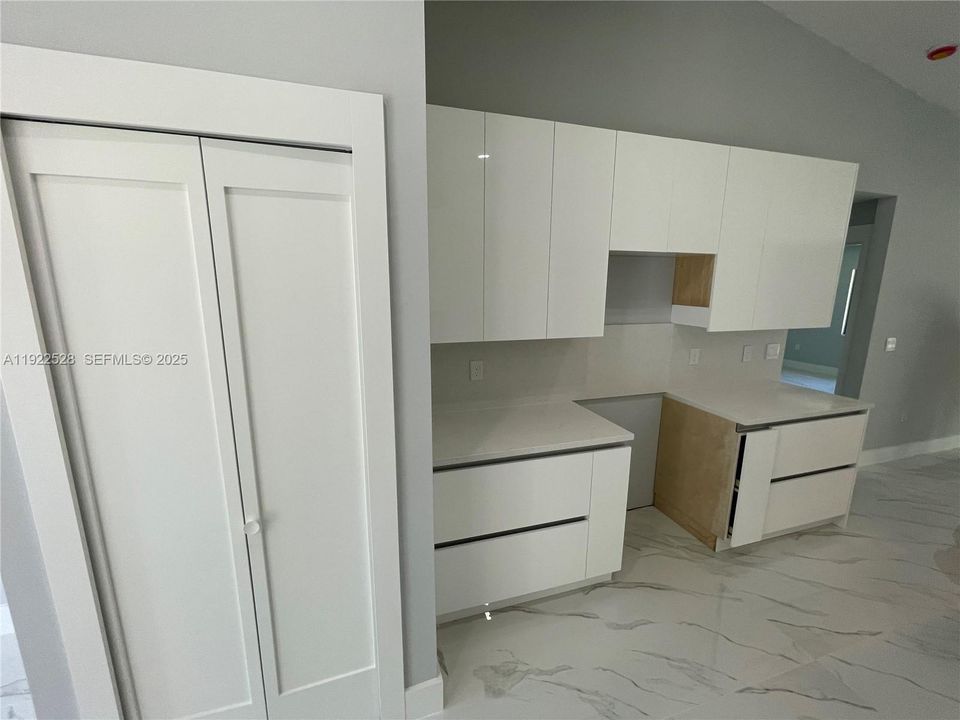 For Sale: $365,000 (4 beds, 2 baths, 1650 Square Feet)