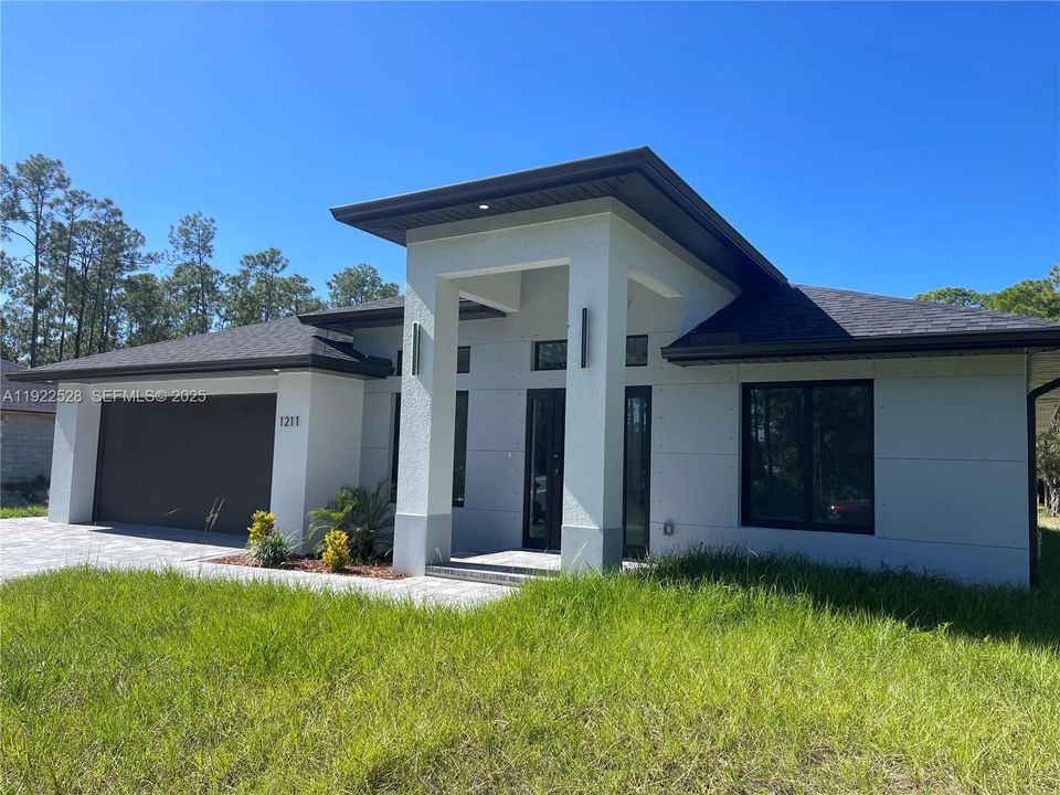 For Sale: $365,000 (4 beds, 2 baths, 1650 Square Feet)