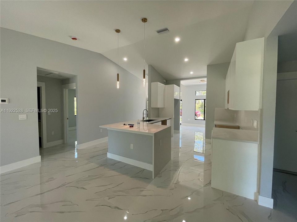 For Sale: $365,000 (4 beds, 2 baths, 1650 Square Feet)