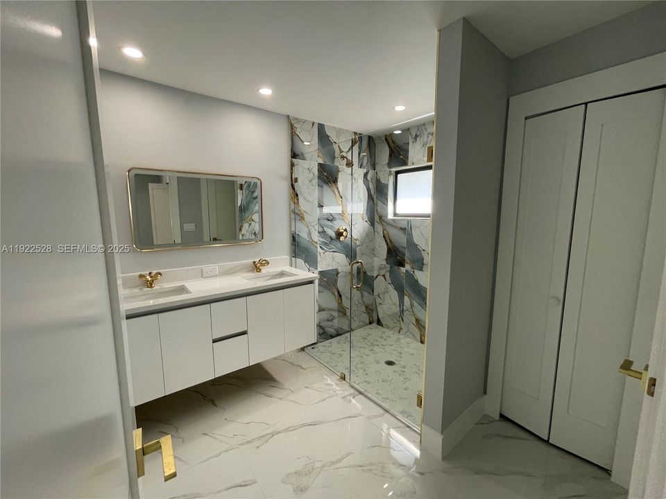 For Sale: $365,000 (4 beds, 2 baths, 1650 Square Feet)