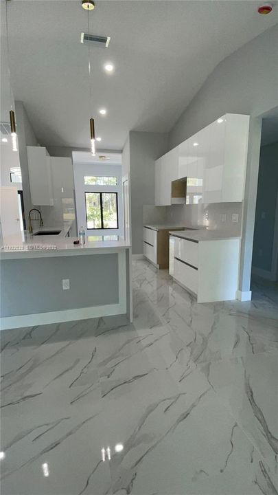 For Sale: $365,000 (4 beds, 2 baths, 1650 Square Feet)