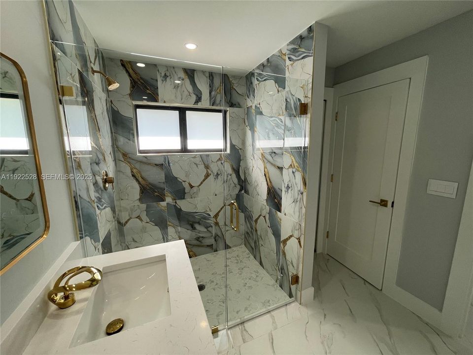 For Sale: $365,000 (4 beds, 2 baths, 1650 Square Feet)