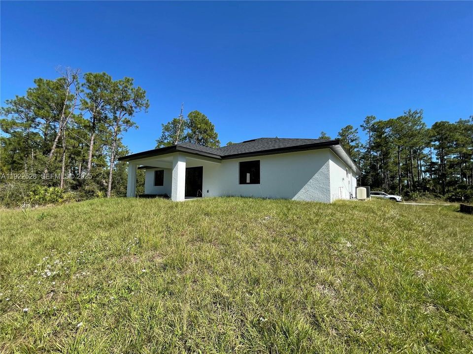 For Sale: $365,000 (4 beds, 2 baths, 1650 Square Feet)