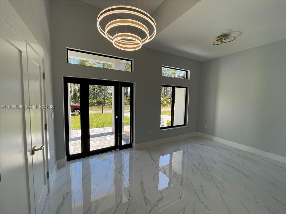 For Sale: $365,000 (4 beds, 2 baths, 1650 Square Feet)