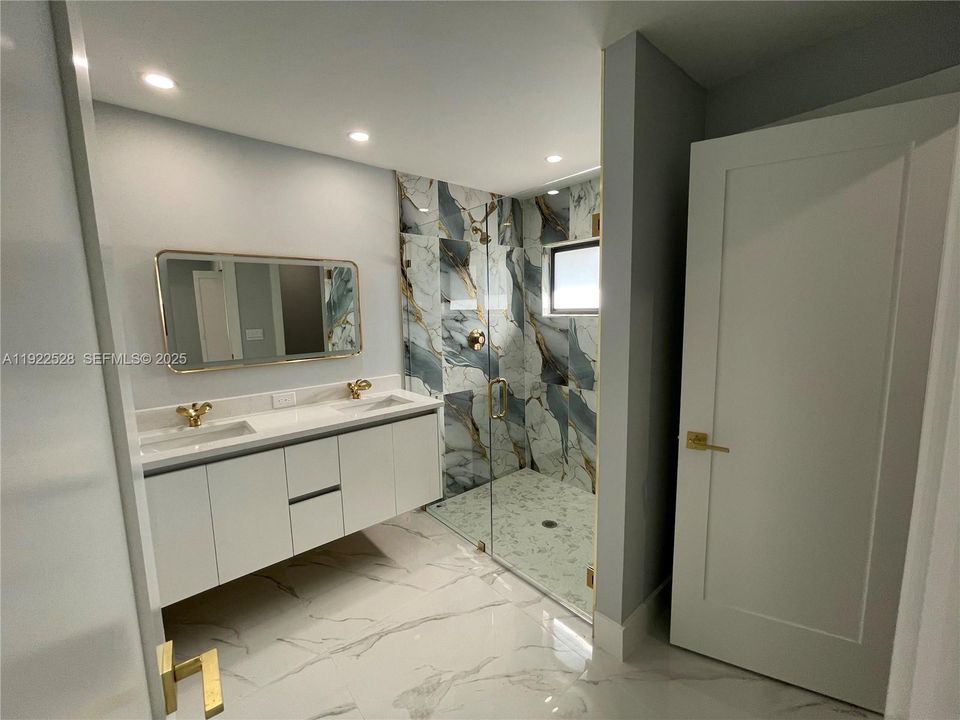 For Sale: $365,000 (4 beds, 2 baths, 1650 Square Feet)