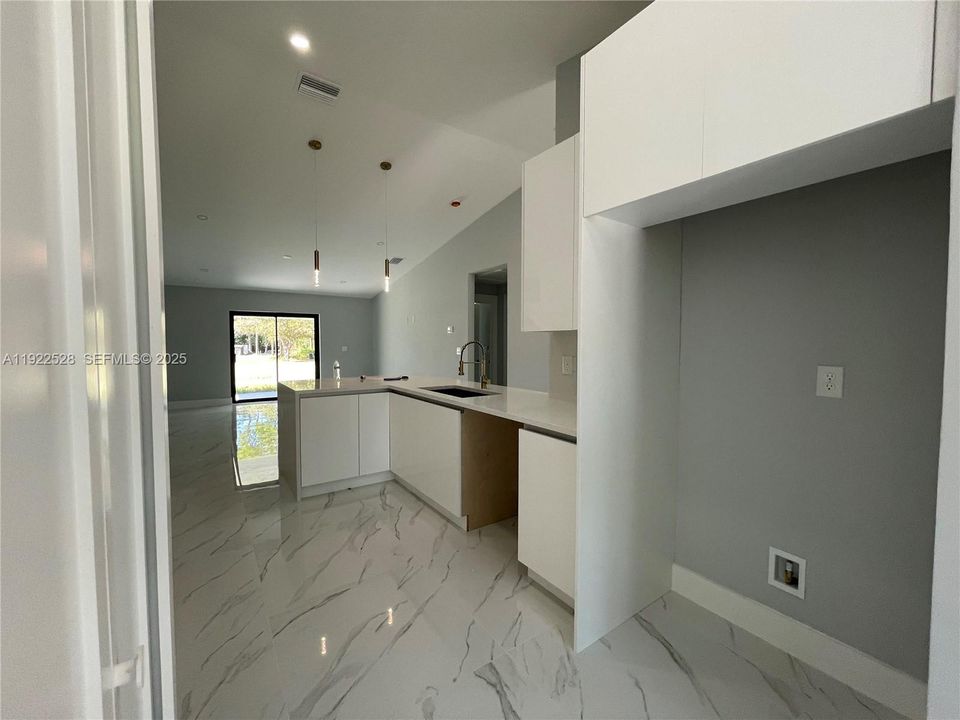 For Sale: $365,000 (4 beds, 2 baths, 1650 Square Feet)