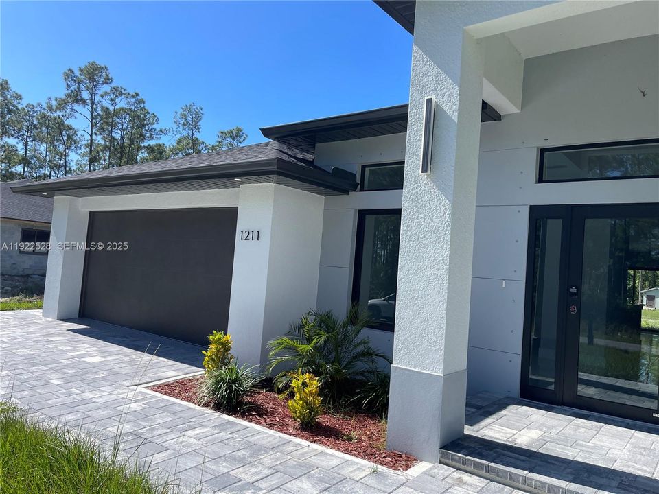 For Sale: $365,000 (4 beds, 2 baths, 1650 Square Feet)