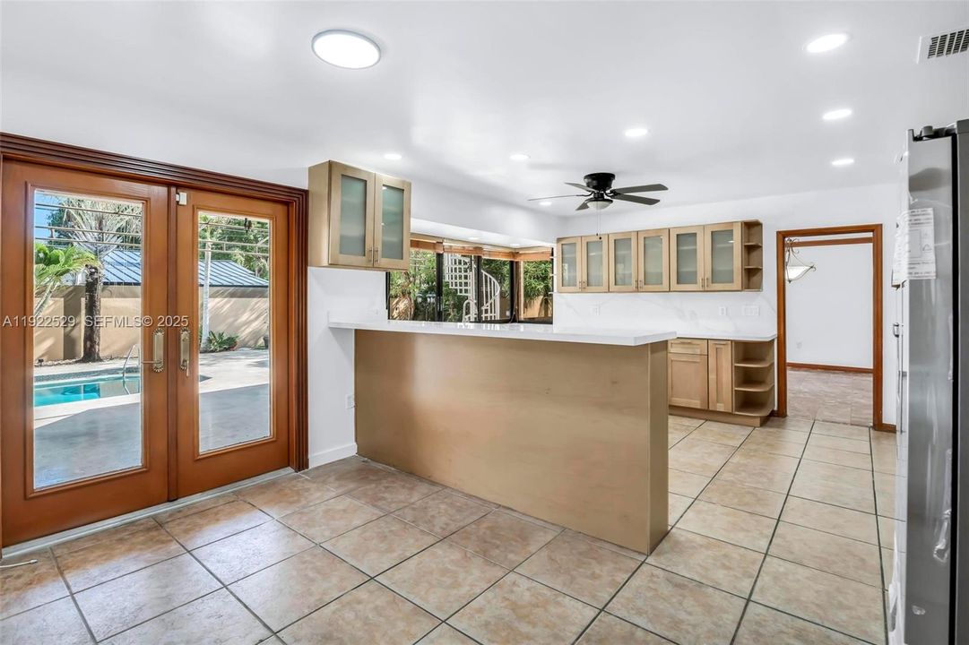 For Sale: $2,900,000 (4 beds, 5 baths, 3875 Square Feet)