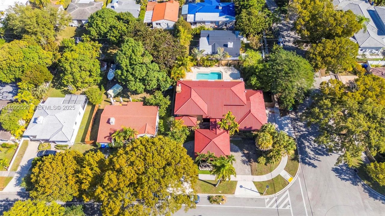 For Sale: $2,900,000 (4 beds, 5 baths, 3875 Square Feet)